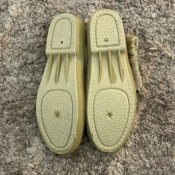 NWOT Sm (5-7) Beige‎ / Gold Mesh Fabric Shoes / Booties w Leather Insole - Picture 2 of 4